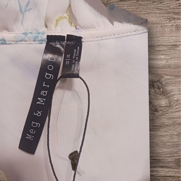 Meg & Margot Womens Floral Blouse Size Medium  White & Blue - Picture 3 of 11